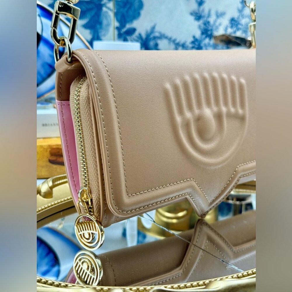 🆕 CHIARA FERRAGNI 🧿 NWOB Eyelike Motif Chain Linked Wallet on Chain, Nude - Picture 2 of 16